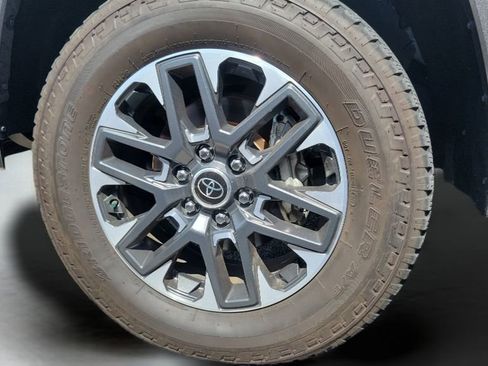 Used 2024 Toyota Tundra Limited AWD/4WD image 26
