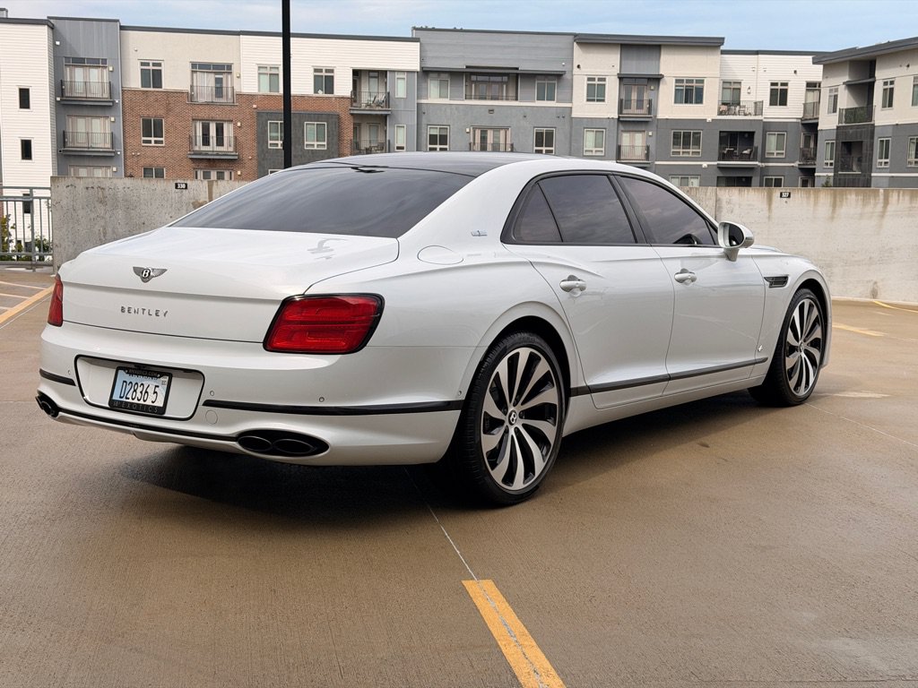 Used 2021 Bentley Flying Spur V8 AWD/4WD image 3