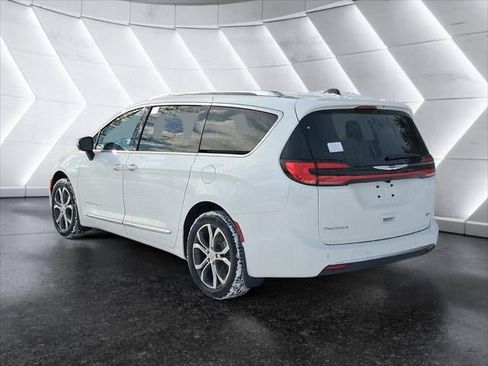 New 2026 Chrysler Pacifica Pinnacle image 21