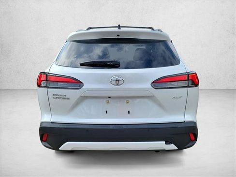 Used 2026 Toyota Corolla Cross XLE w/ Convenience Package FWD image 6