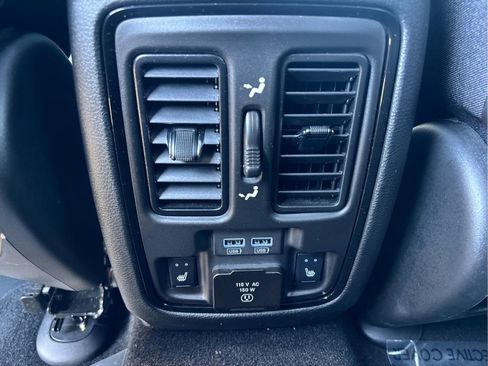 Used 2024 Dodge Durango GT AWD/4WD image 21