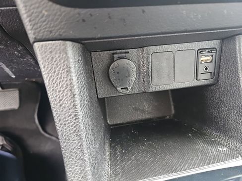 Used 2015 Toyota Corolla LE FWD image 17