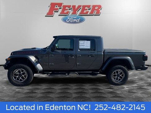 Used 2025 Jeep Gladiator Rubicon w/ Safety Group AWD/4WD image 3