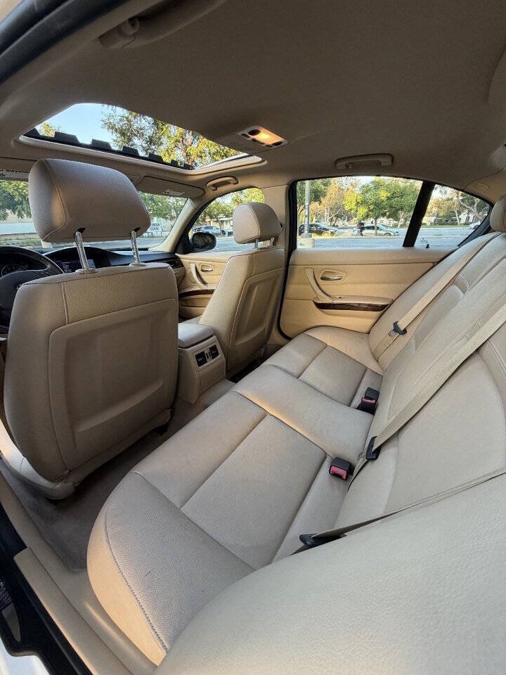 Used 2011 BMW 328i Sedan RWD image 11