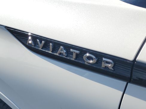 New 2026 Lincoln Aviator Reserve w/ Jet Appearance Package AWD/4WD image 7