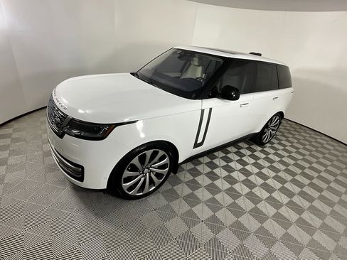 Certified 2023 Land Rover Range Rover SE image 9