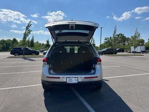 Used 2013 Lincoln MKX FWD image 16