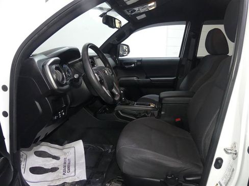 Used 2017 Toyota Tacoma TRD Off-Road w/ Tow Package image 17