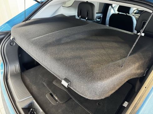 Certified 2025 Chevrolet Trax LT image 37