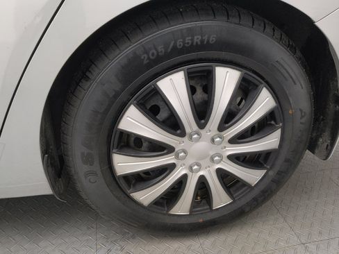 Used 2020 Nissan Sentra S FWD image 31