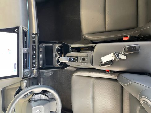 Certified 2025 Toyota Prius XLE image 15