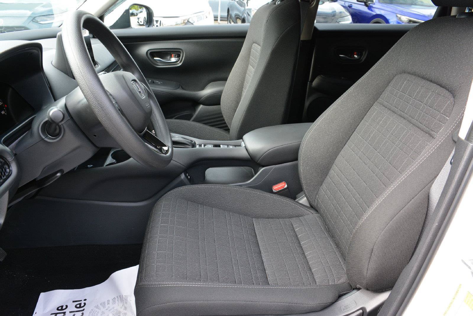 Used 2027 Honda HR-V LX image 7