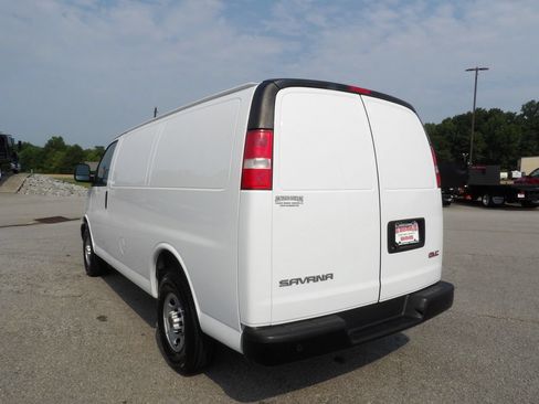 Used 2022 GMC Savana 2500 RWD image 5