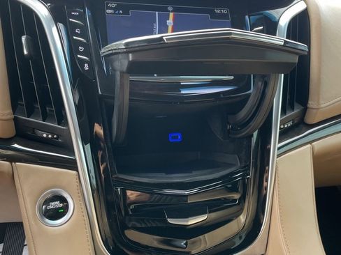 Used 2019 Cadillac Escalade Platinum image 7