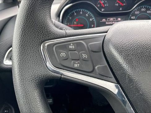 Used 2017 Chevrolet Cruze LT image 18