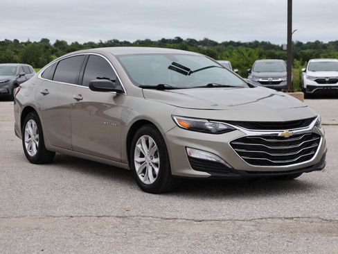 Used 2022 Chevrolet Malibu LT FWD image 4