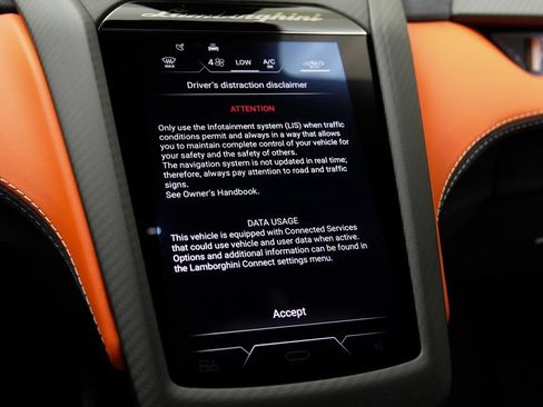 Used 2025 Lamborghini Revuelto AWD/4WD image 35