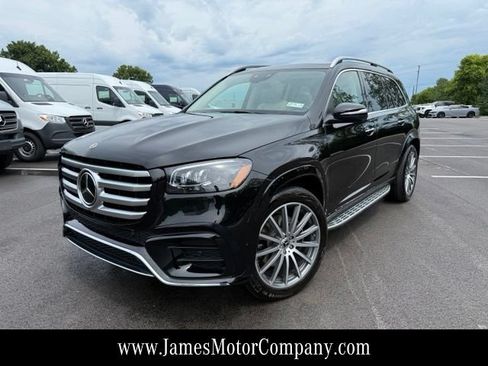 Certified 2026 Mercedes-Benz GLS 450 4MATIC image 1