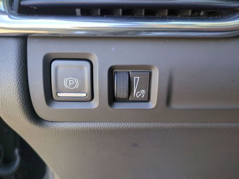 Certified 2023 Cadillac XT4 Premium Luxury image 17