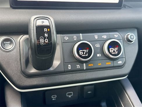 Used 2022 Land Rover Defender 90 image 17