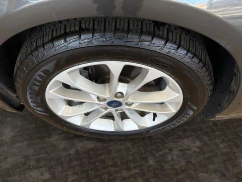 Used 2019 Ford Fusion SE FWD image 28