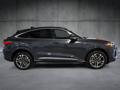Certified 2025 Audi Q5 Premium AWD/4WD image 6
