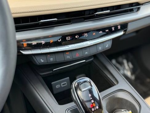 Used 2024 Cadillac XT4 Premium Luxury AWD/4WD image 27