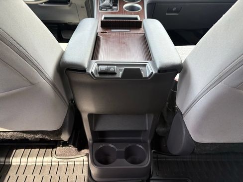 Used 2021 Toyota Sienna LE FWD image 14
