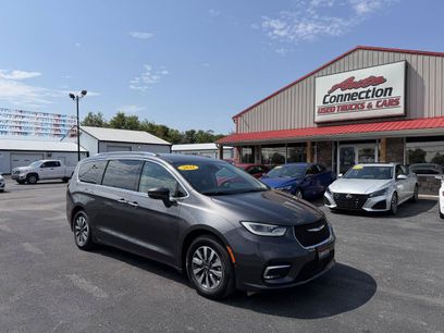 Used 2021 Chrysler Pacifica Touring-L