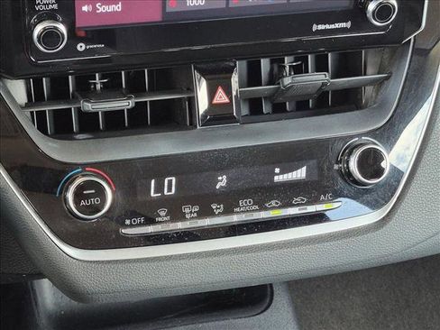 Used 2021 Toyota Corolla LE FWD image 14