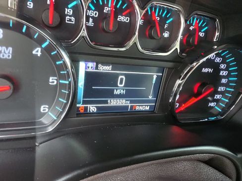Used 2015 Chevrolet Suburban LTZ AWD/4WD image 16