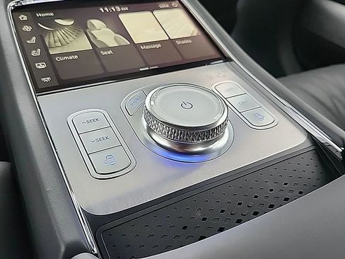 Used 2025 Genesis G90 3.5T image 24