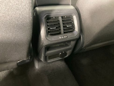 Used 2022 Volkswagen Tiguan S image 13