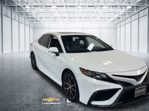 Used 2023 Toyota Camry SE w/ Cold Weather Package AWD/4WD image 4