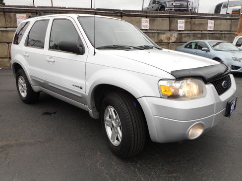Used 2006 Ford Escape 4WD Hybrid image 1
