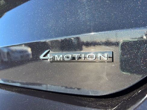 Used 2025 Volkswagen Taos SE image 31