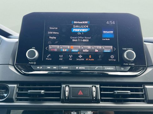 Used 2025 Nissan Pathfinder S FWD image 20