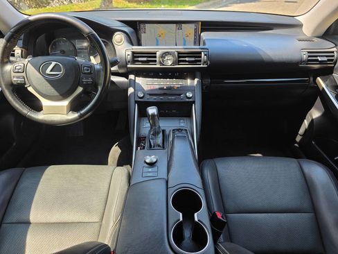 Used 2018 Lexus IS 300 AWD w/ Comfort Package image 14