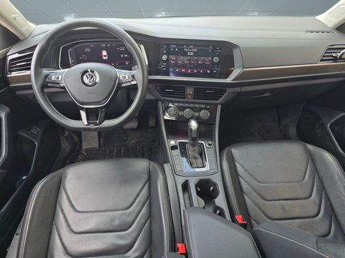 Used 2021 Volkswagen Jetta SEL Premium image 12