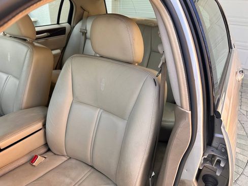 Used 2007 Lincoln Town Car Signature Limited RWD image 52