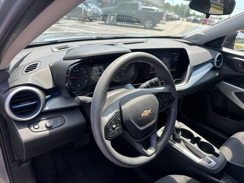 Used 2024 Chevrolet Trax LS w/ Driver Confidence Package FWD image 13