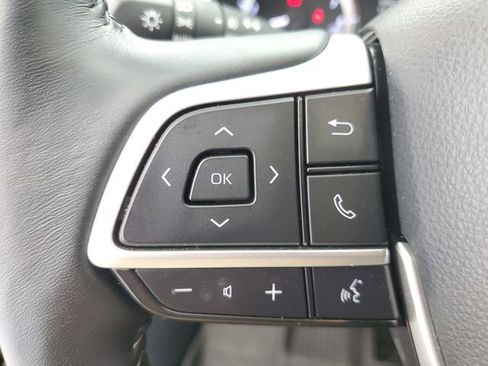 Used 2024 Toyota Highlander XLE image 26