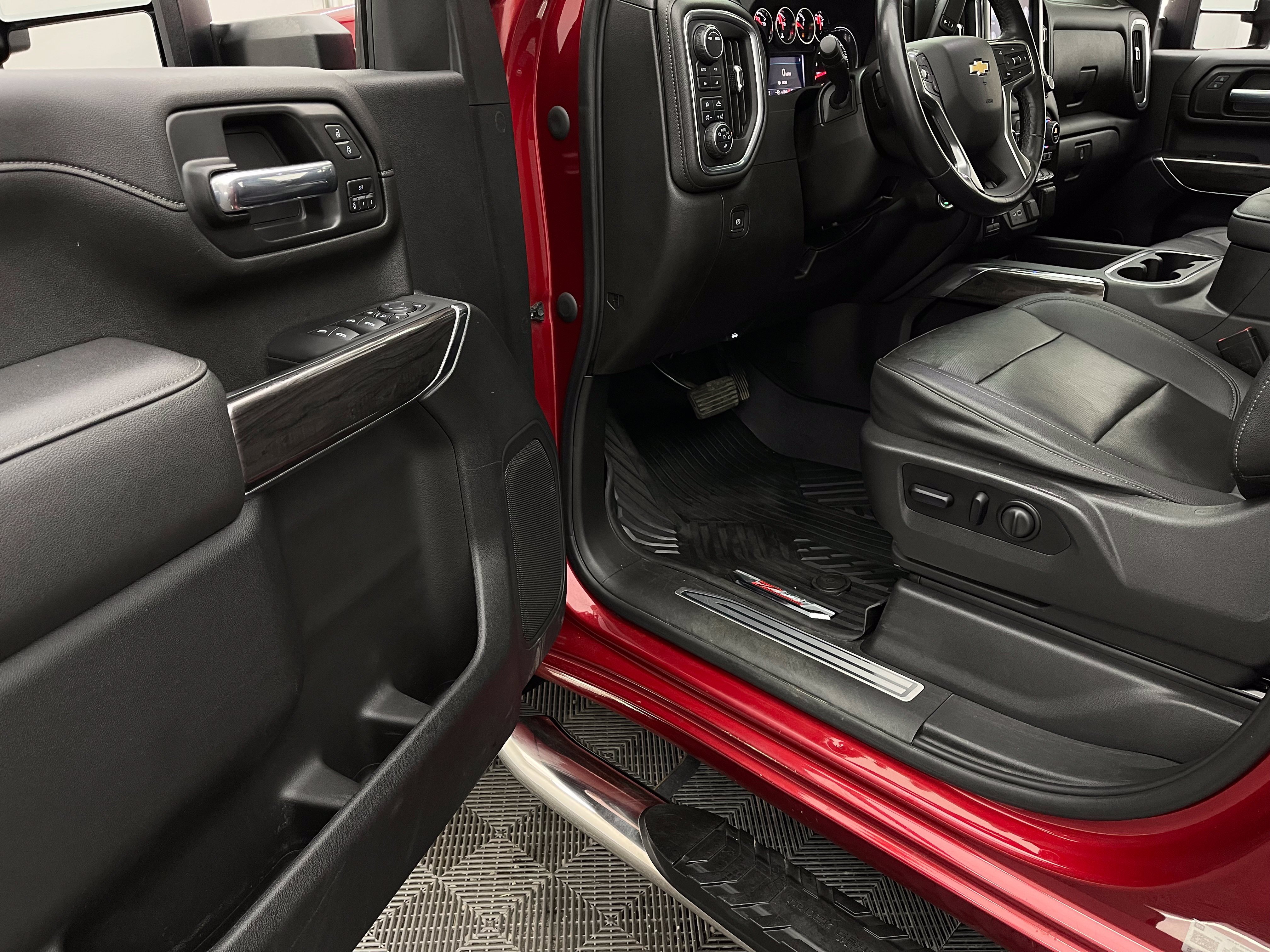 Used 2022 Chevrolet Silverado 3500 LTZ w/ LTZ Convenience Package AWD/4WD image 16