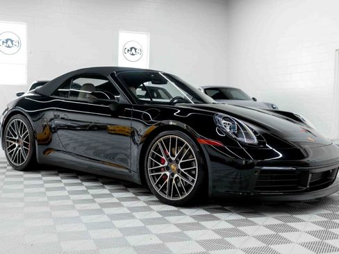 Used 2021 Porsche 911 Carrera S RWD image 5