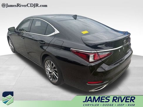 Used 2025 Lexus ES 350 Ultra Luxury FWD image 8