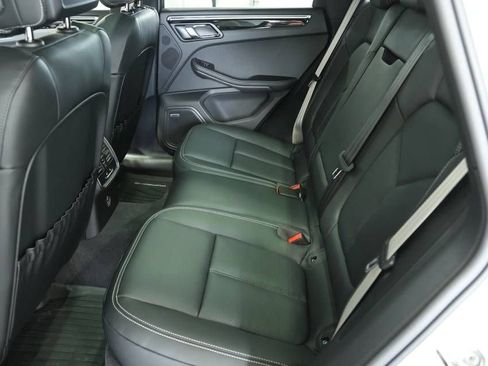 Certified 2025 Porsche Macan AWD/4WD image 27
