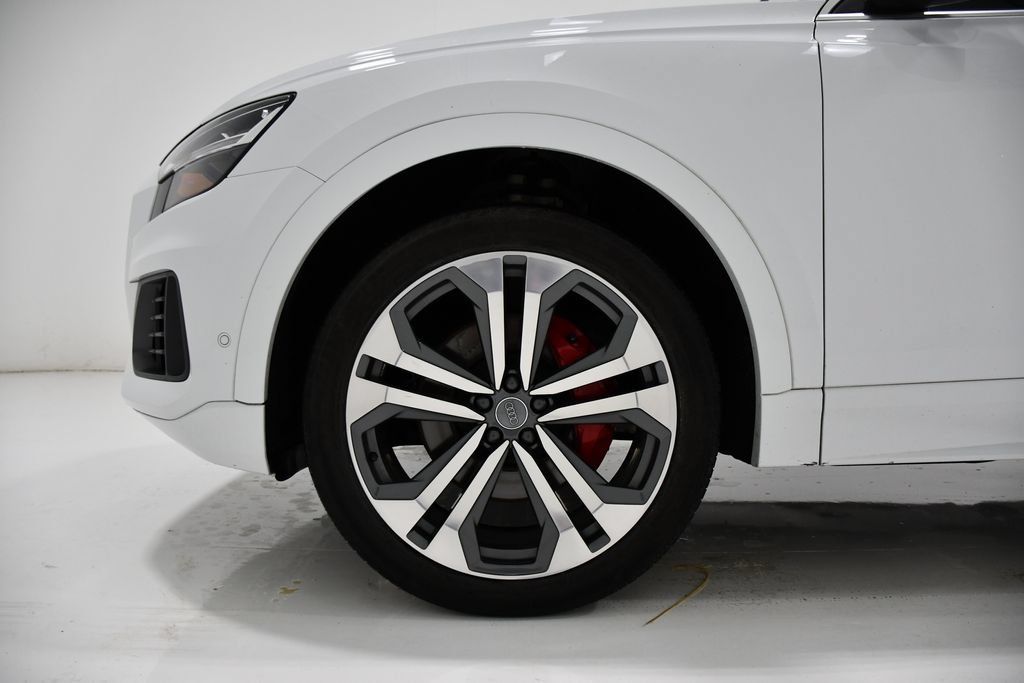 Used 2019 Audi Q8 Premium Plus w/ Premium Plus AWD/4WD image 7