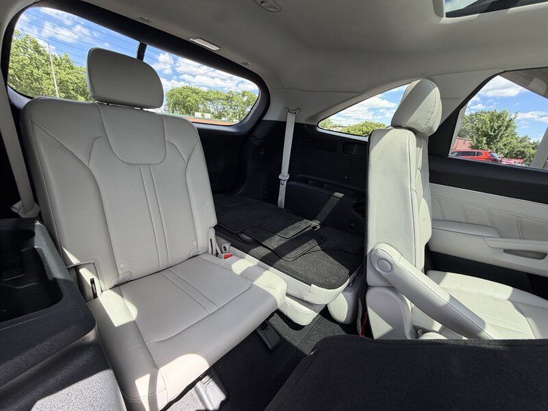 Used 2023 Kia Sorento SX FWD image 15