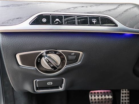 Used 2018 Mercedes-Benz S 560 Sedan image 31