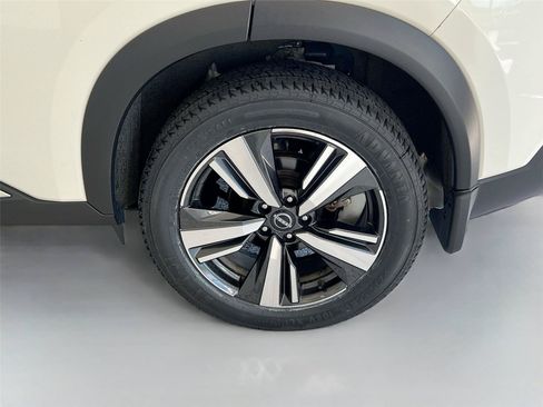 Used 2023 Nissan Rogue SL AWD/4WD image 28